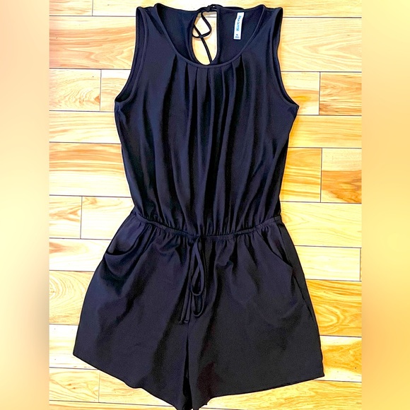 Zenana Outfitters Pants - Black Sleeveless WOMENS XL BLACK One Piece SHORTS, EXCELLENT CONDITION & NICE